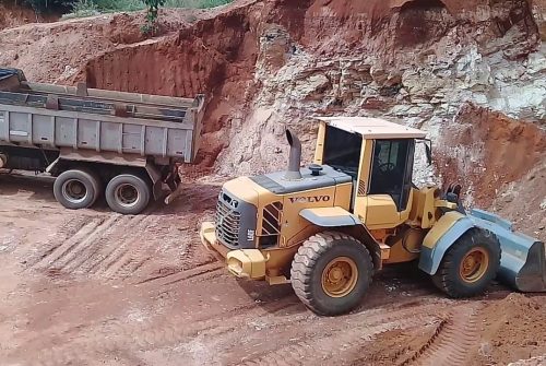 Transporte de cascalho